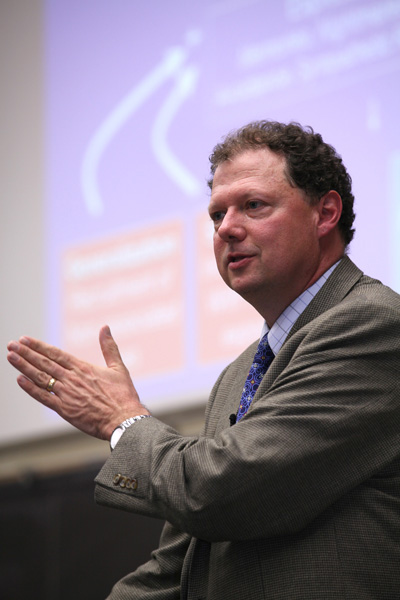 Forgetting fear key to aiding trauma survivors: Lecturer - VUMC News