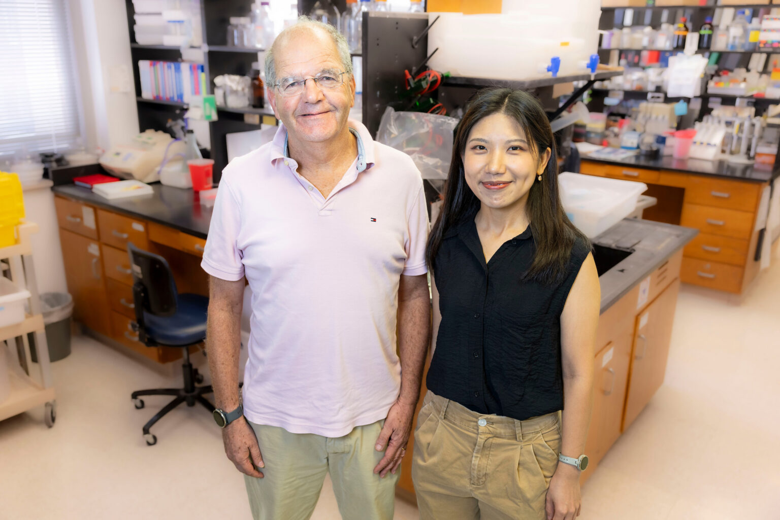 Roy Zent, MBBCh, PhD, and graduate student Xinyu Dong, with their colleagues, have solved some of the mysteries of kidney development. (photo by Susan Urmy)
